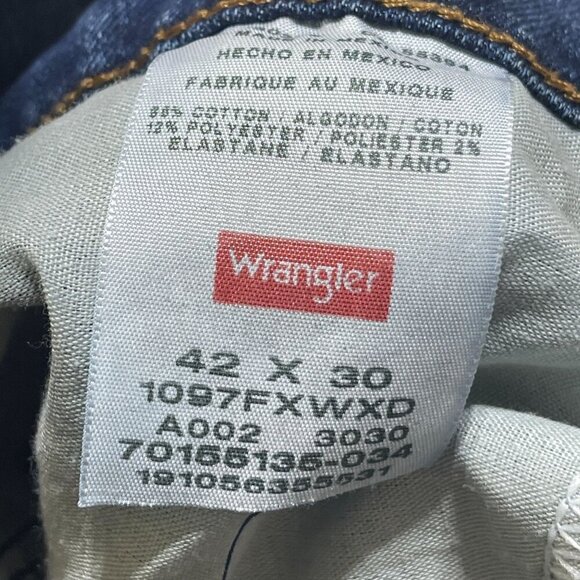 Wrangler Jeans Medium Wash Men's Size 42 Straight Fit - Picture 3 of 4